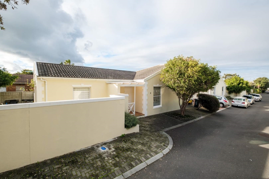 3 Bedroom Property for Sale in Kirstenhof Western Cape